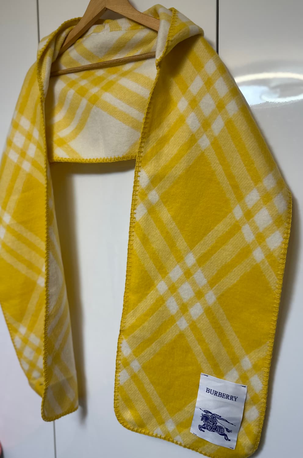 버버리 옐로우 체크 울후드 머플러 남여공용 상품이미지3