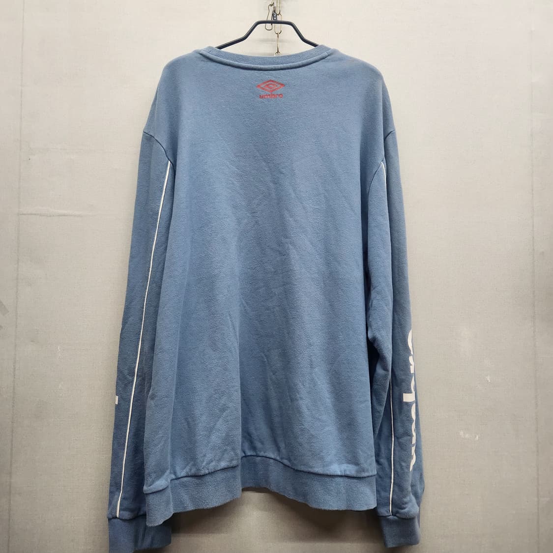 엄브로 빅로고(센터/사이드) 맨투맨 2XL 상품이미지3