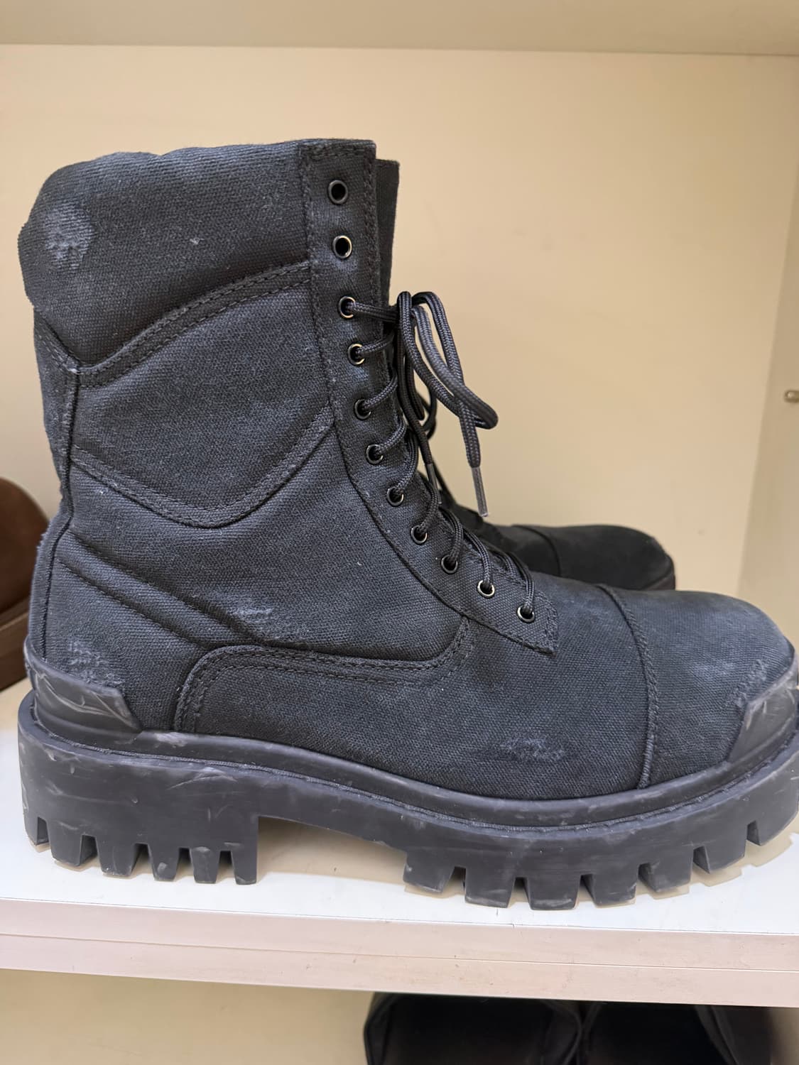 발렌시아가 컴뱃 스트라이크 부츠 42 상품이미지3