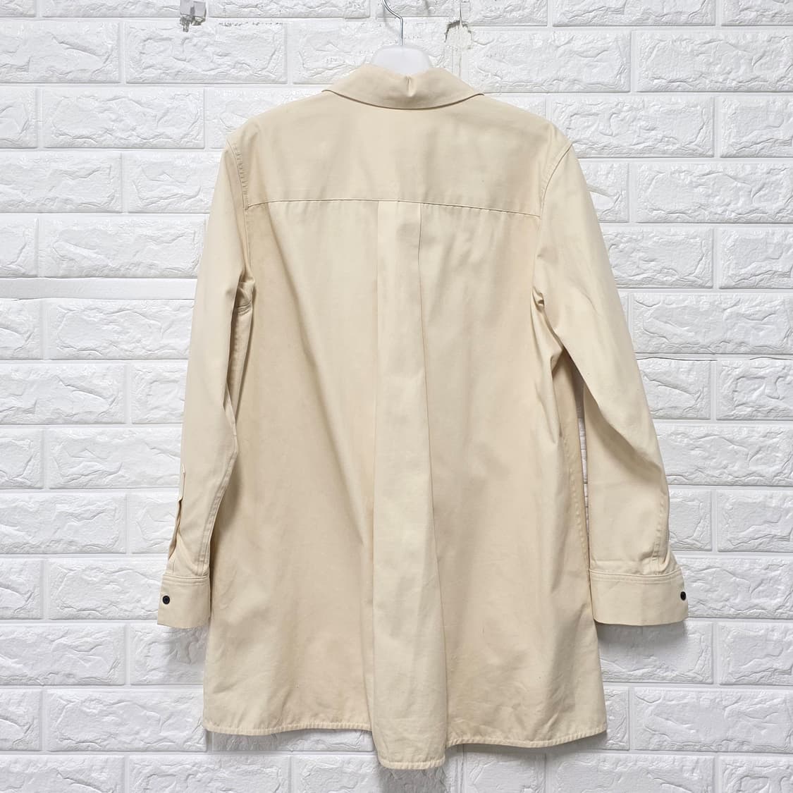 코우리 COURRI 베이지 셔츠형 자켓  Free 상품이미지4