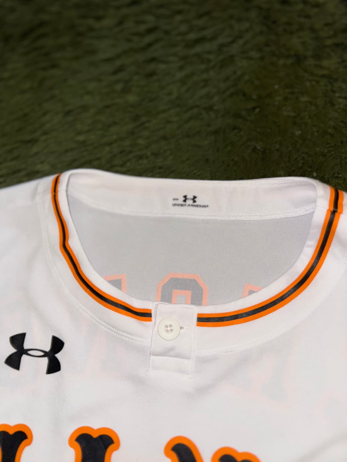 언더아머 요미우리 자이언츠 초노 히사요시 원버튼 헨리넥 유니폼 상품이미지4