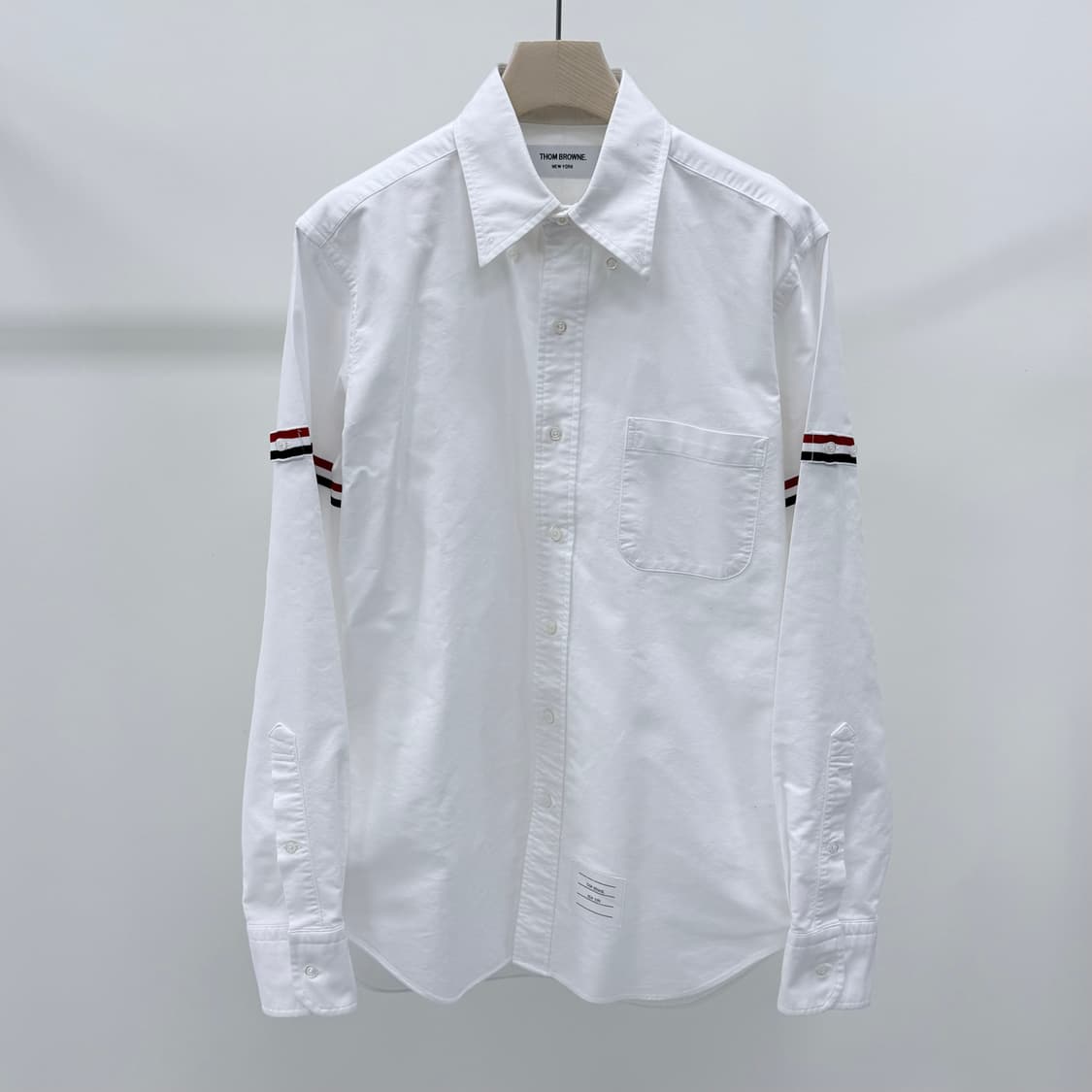 [S+급/3] 톰브라운 암밴드 옥스포드 셔츠 화이트 상품이미지1