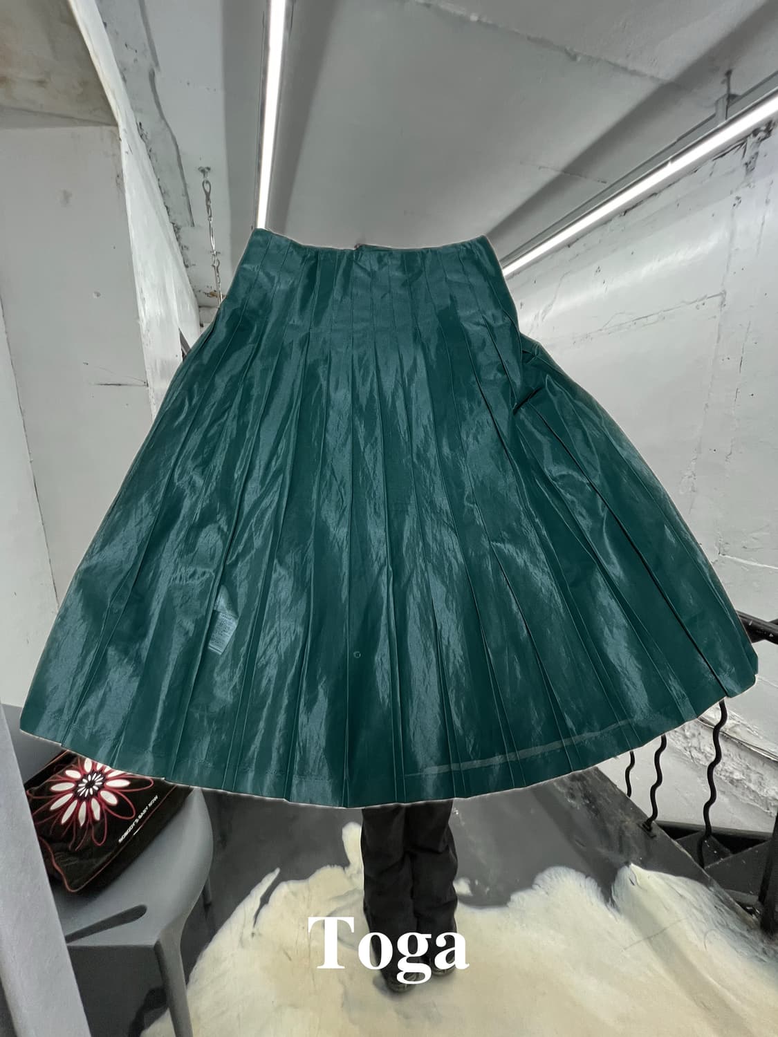 TOGA PULLA – Synthetic Leather Belted Sk 상품이미지2