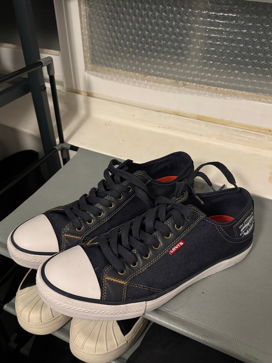 리바이스 흑청 데님 로우 스니커즈(43사이즈) 상품이미지2