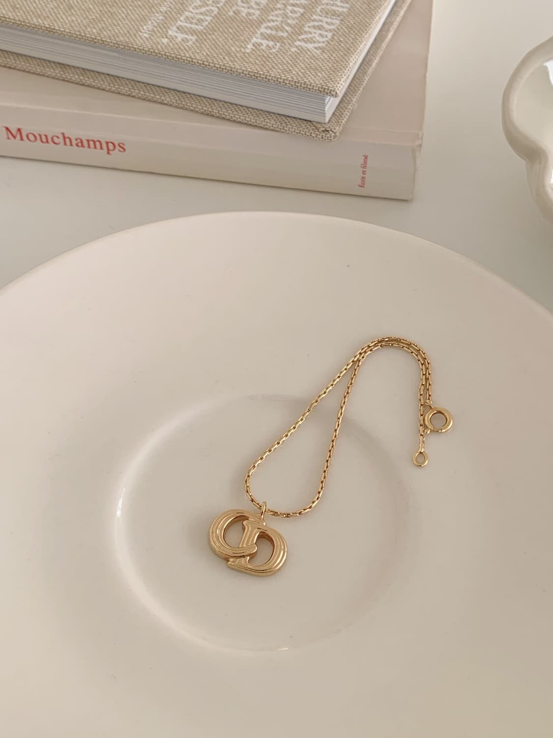 [ 디올 ] 디올 골드 로고 팔찌 상품이미지10