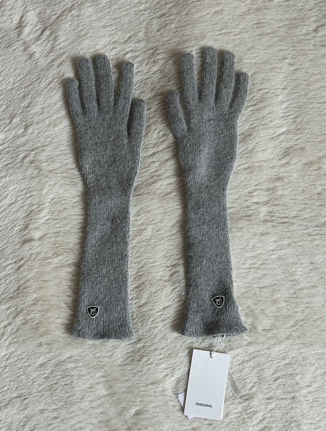 택O) 다이애그널 니트 롱 글러브 라이트 그레이 [다비치 강민경 착용] 상품이미지6