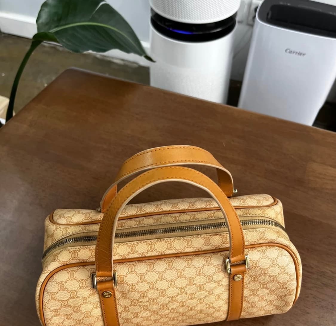 셀린느 마카담 도트백 상품이미지1