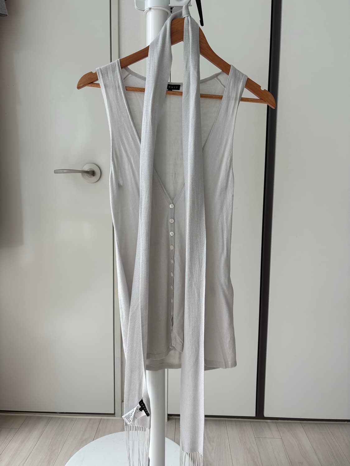 Theory Long Scarf Knit Vest 상품이미지3