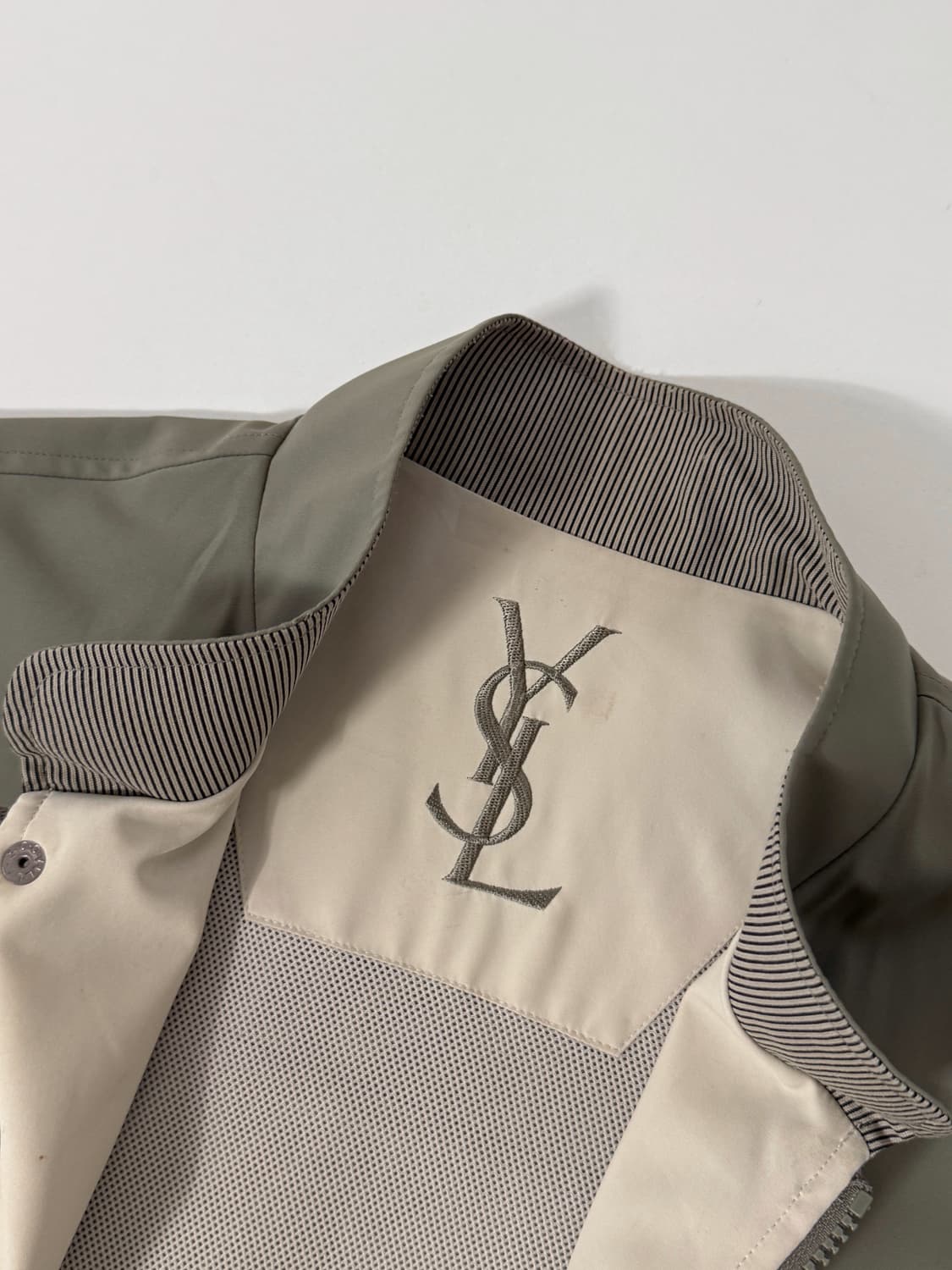 입생로랑 90‘s 오버핏 카키 폴리쉘 미니멀 블루종 자켓 상품이미지8