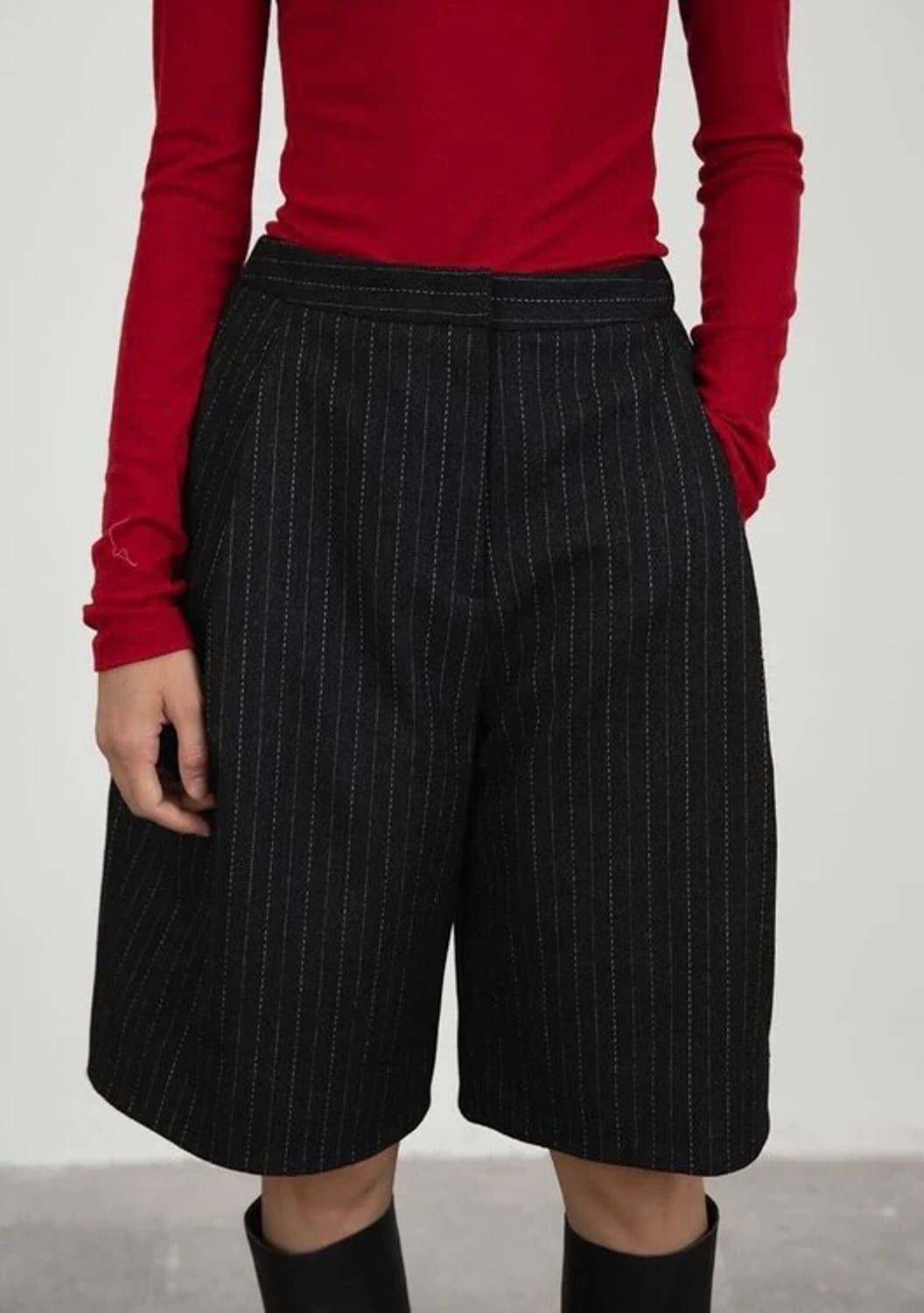 아모멘토 핀스트라이프 울 버뮤다 팬츠 상품이미지3