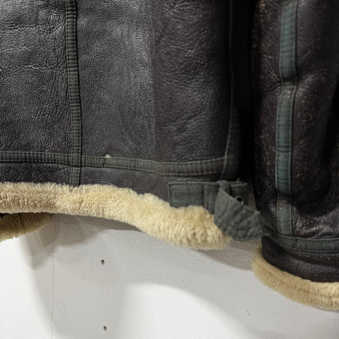90-00s 100% 쉽스킨 양가죽 , 양털 B-3 무스탕 자켓 상품이미지4