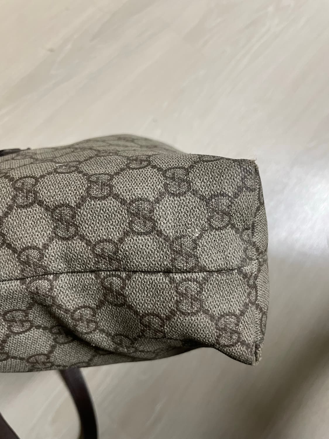 구찌 GG 로고 캔버스 미디움 쇼퍼 토트백 상품이미지10