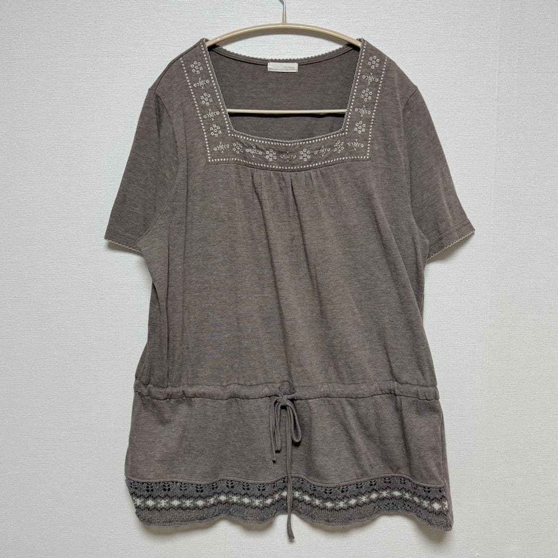 코코아색 노르딕 자수 스퀘어넥 블라우스 모리걸스즈코 상품이미지1