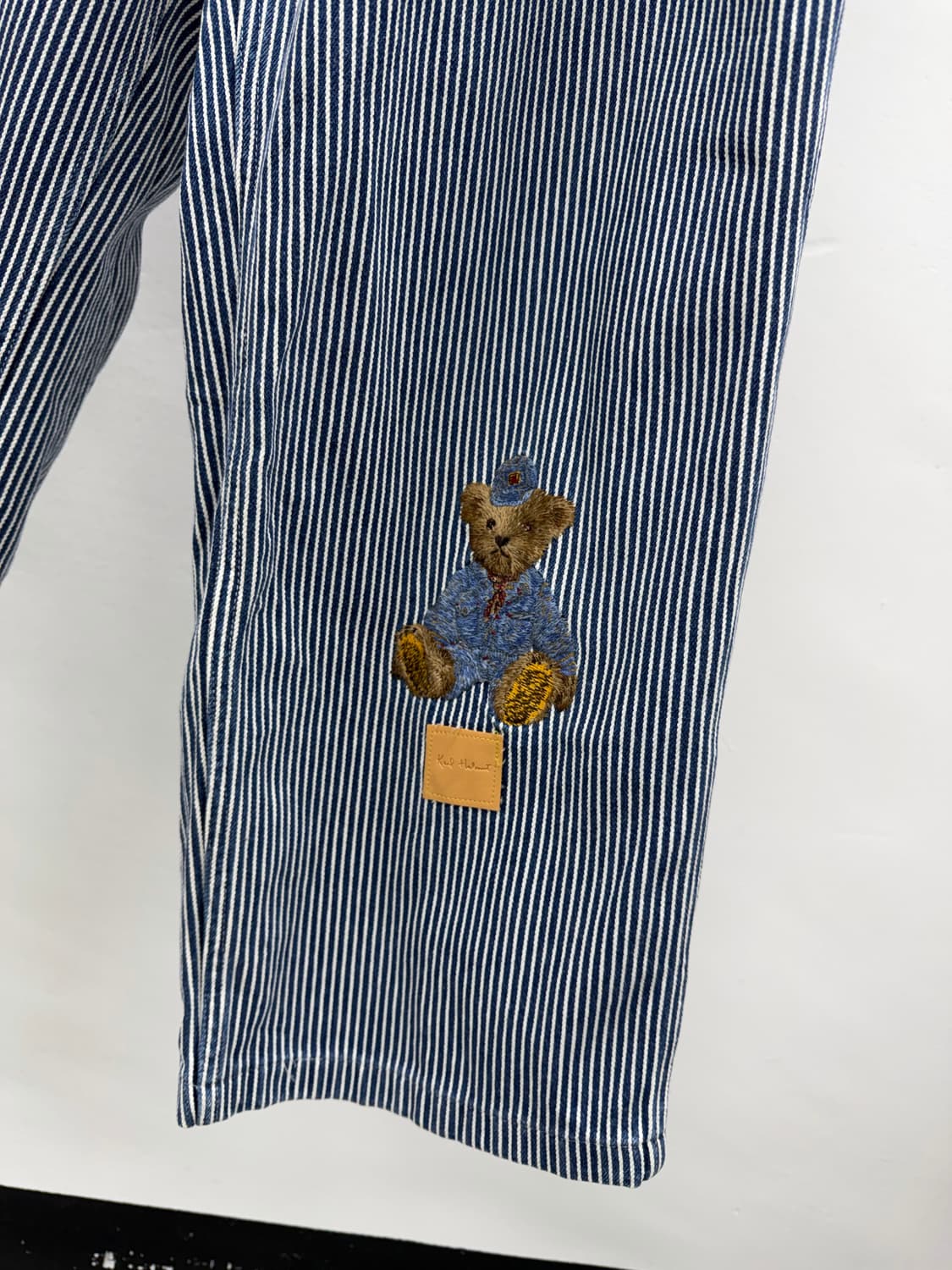 [희귀/S급] 칼 헬무트(Karl Helmut) 시그니처 곰돌이 자수 히 상품이미지2