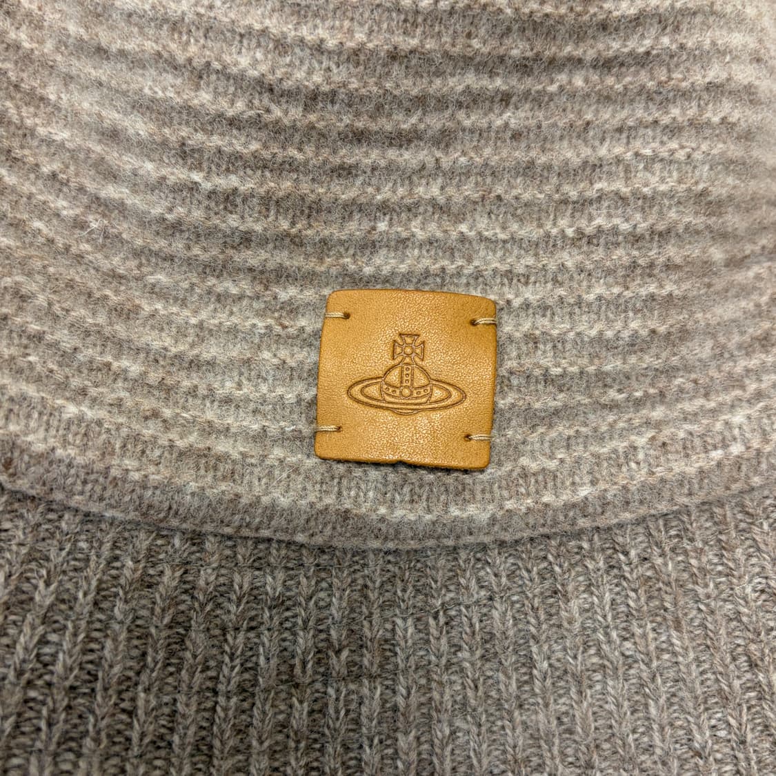 비비안웨스트우드 울 니트 모자 상품이미지3