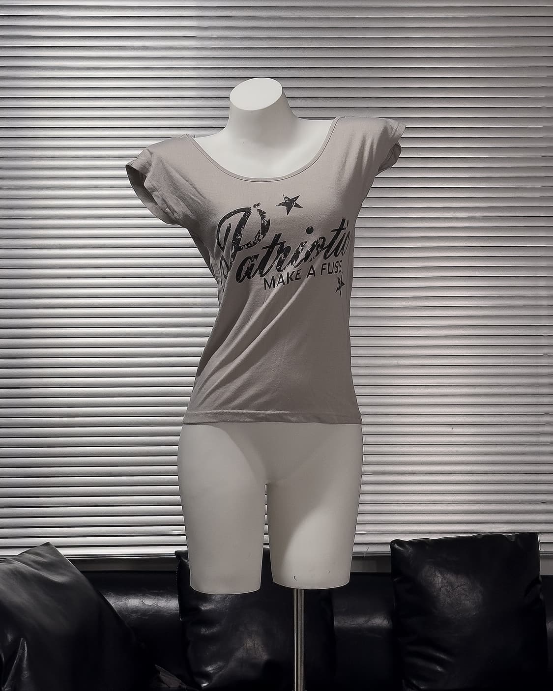 {Chu XXX} Back Stripe Layered Top 상품이미지1
