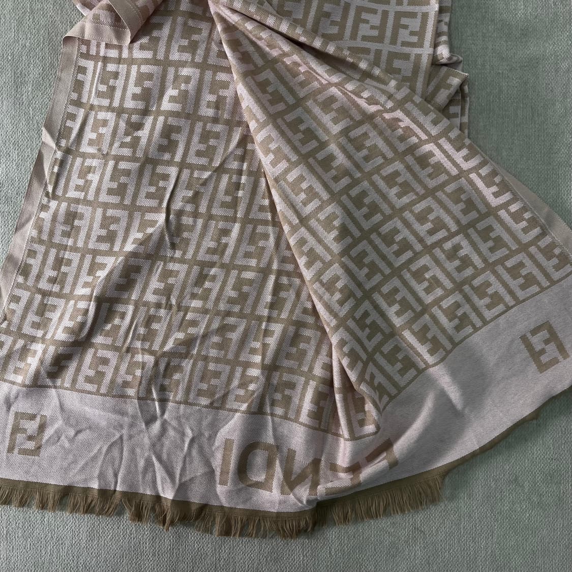 펜디 FF 주카패턴 핑크 울 실크 머플러 상품이미지4