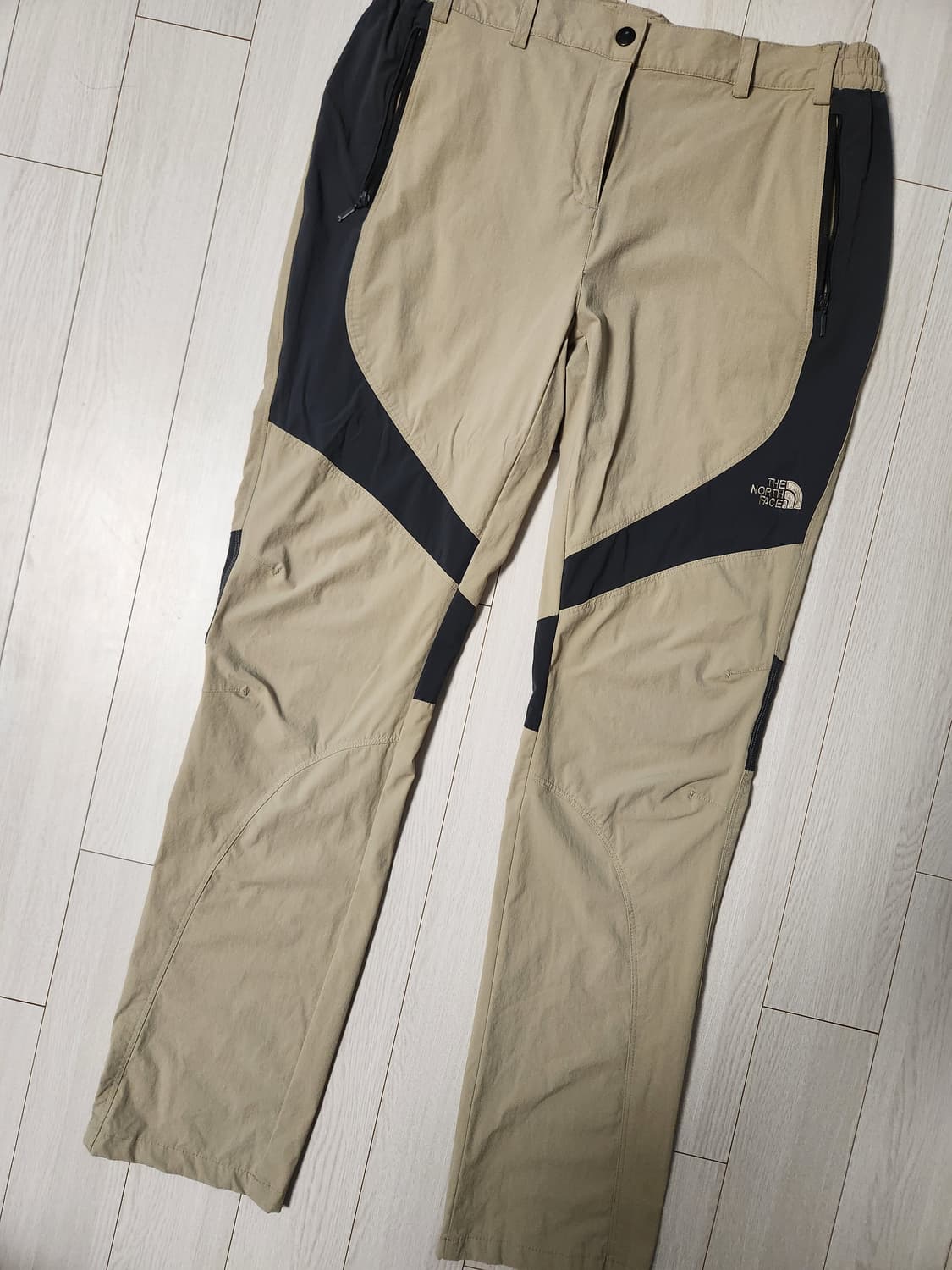 노스페이스 여성용 로버 등산 팬츠 사이즈85

사용감 좀 있고 엉덩이 주 상품이미지1