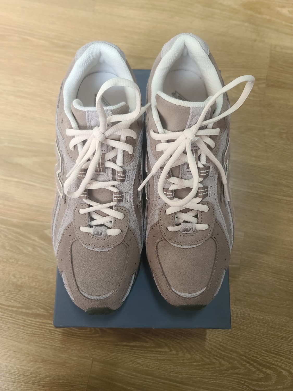 뉴발란스 204l 머쉬룸 스웨이드 260 상품이미지3