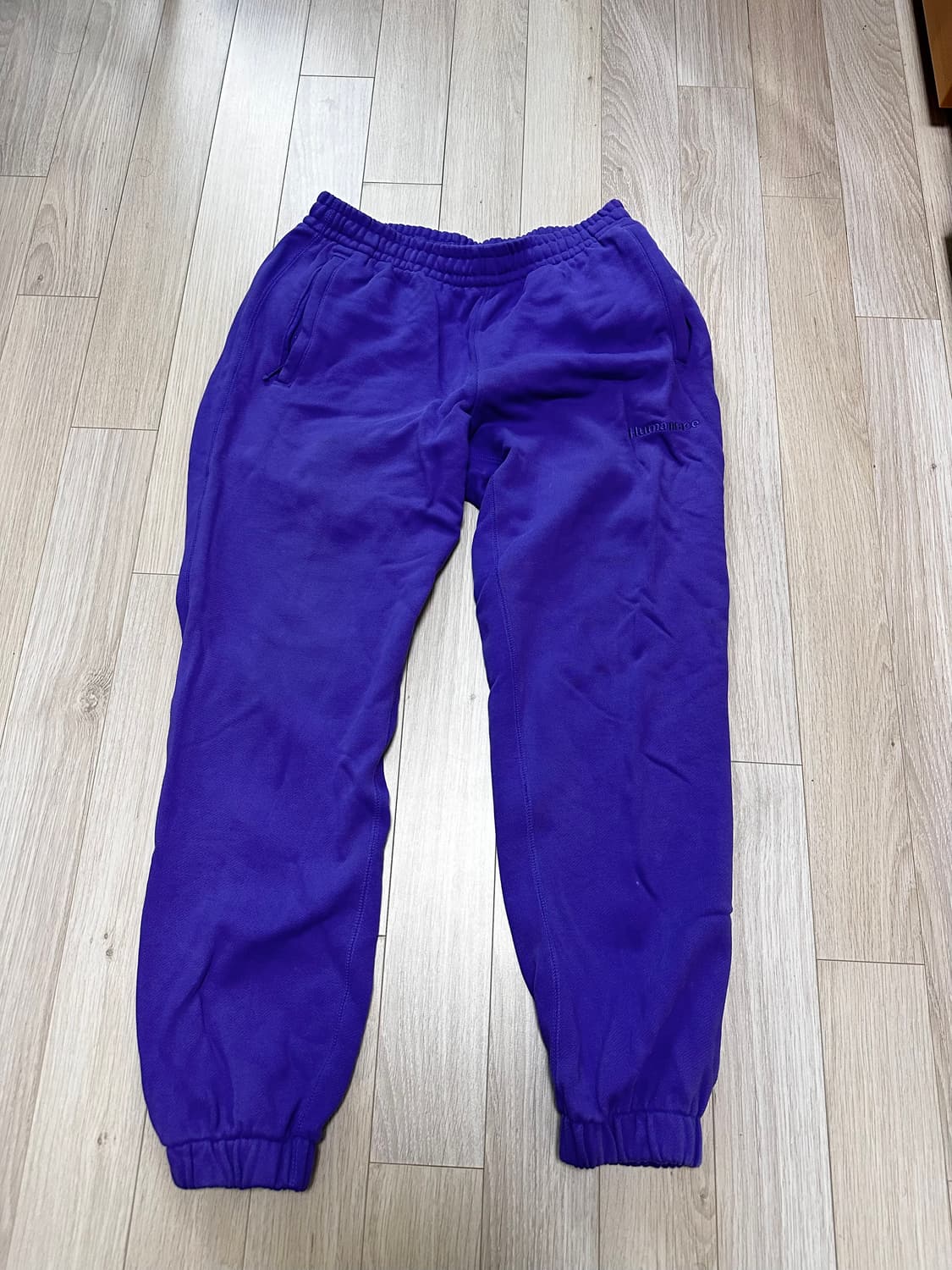 퍼렐 윌리엄스 x 아디다스 베이직 스웻팬츠퍼플 상품이미지1