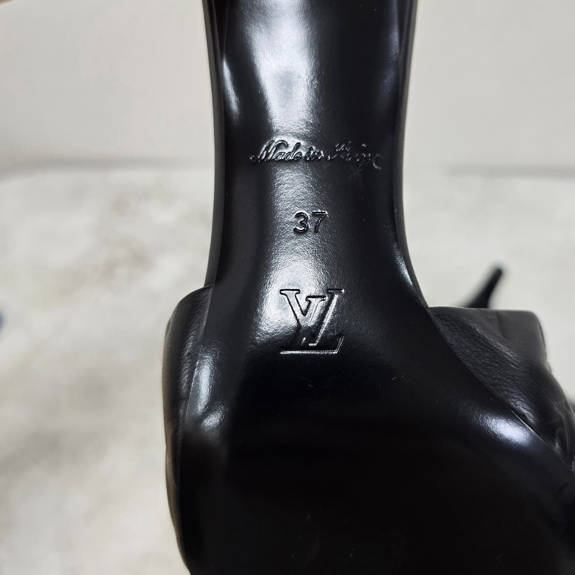 루이비통 리바이벌 뮬 37사이즈 판매 상품이미지7