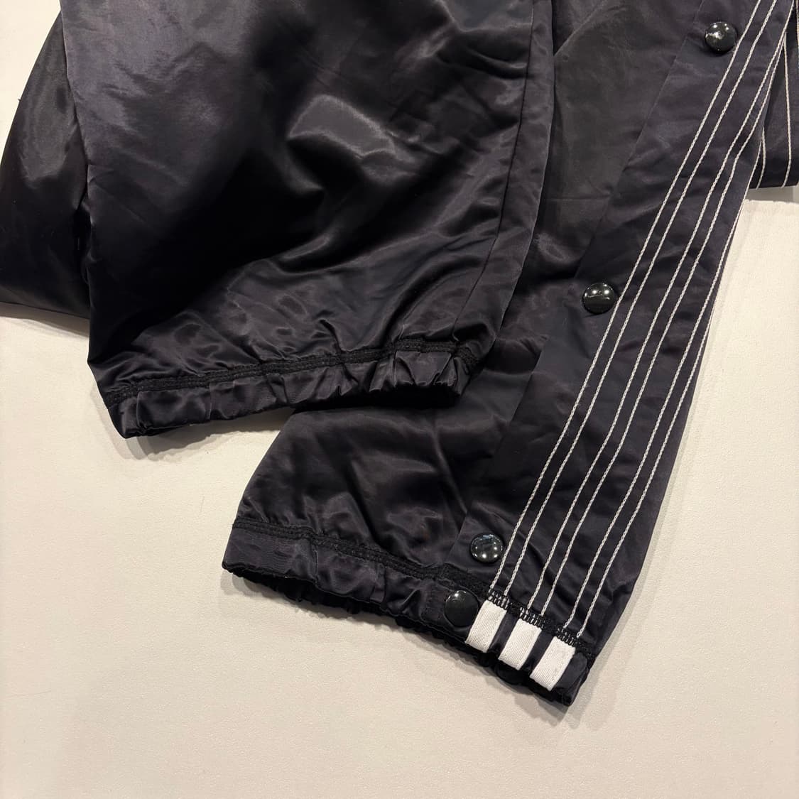 [L] 아디다스 알렉산더왕 유광 블랙 트랙 바지 스냅 버튼 C717 상품이미지10