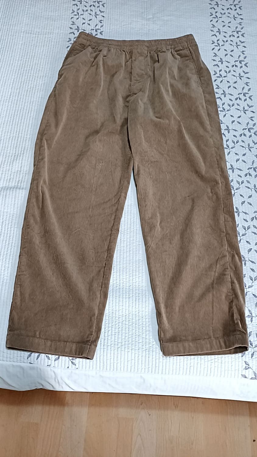 유니클로 코듀로이 밴딩팬츠 L 기장102

 상품이미지1