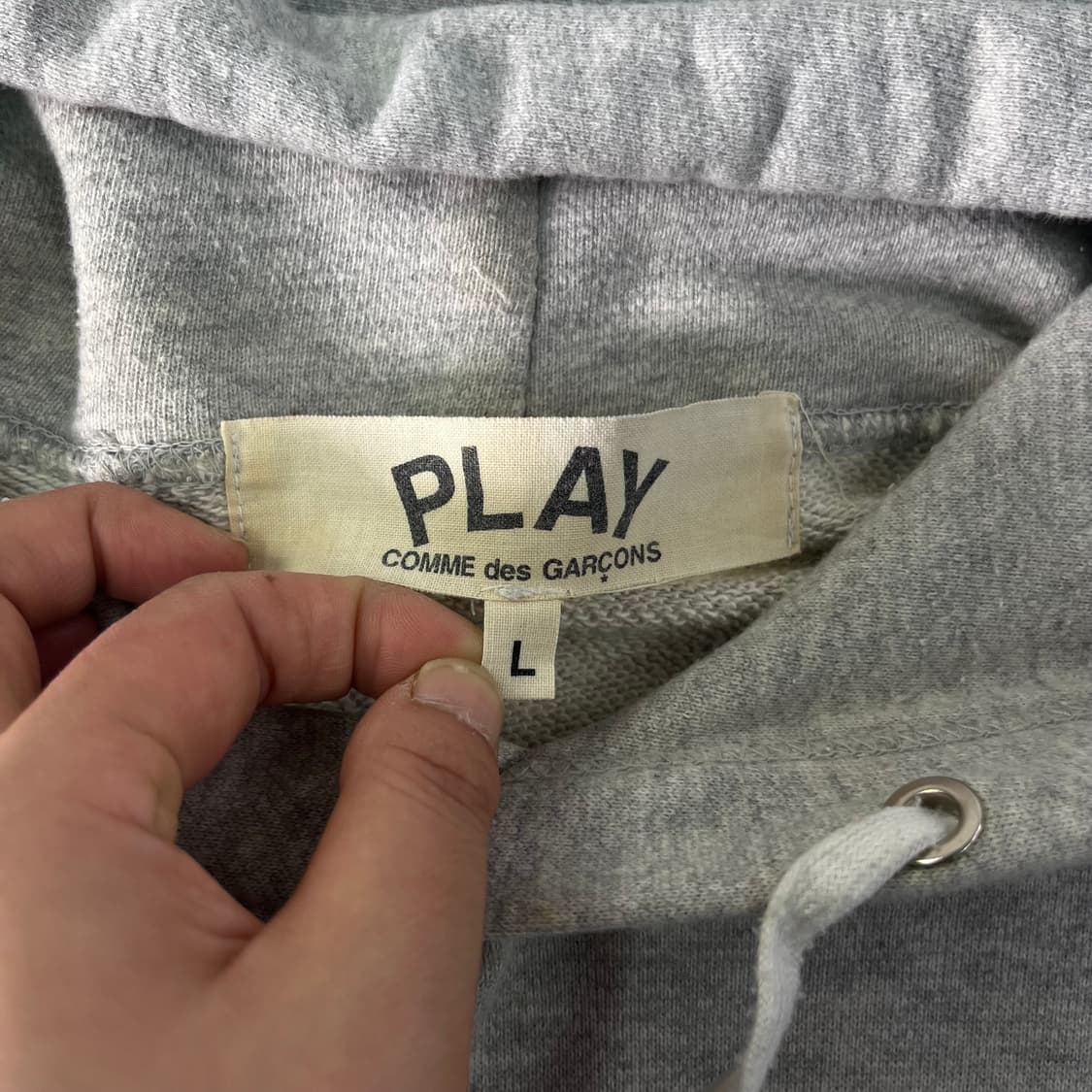 100 꼼데가르송 레드 하트와펜 그레이 후드티  상품이미지3