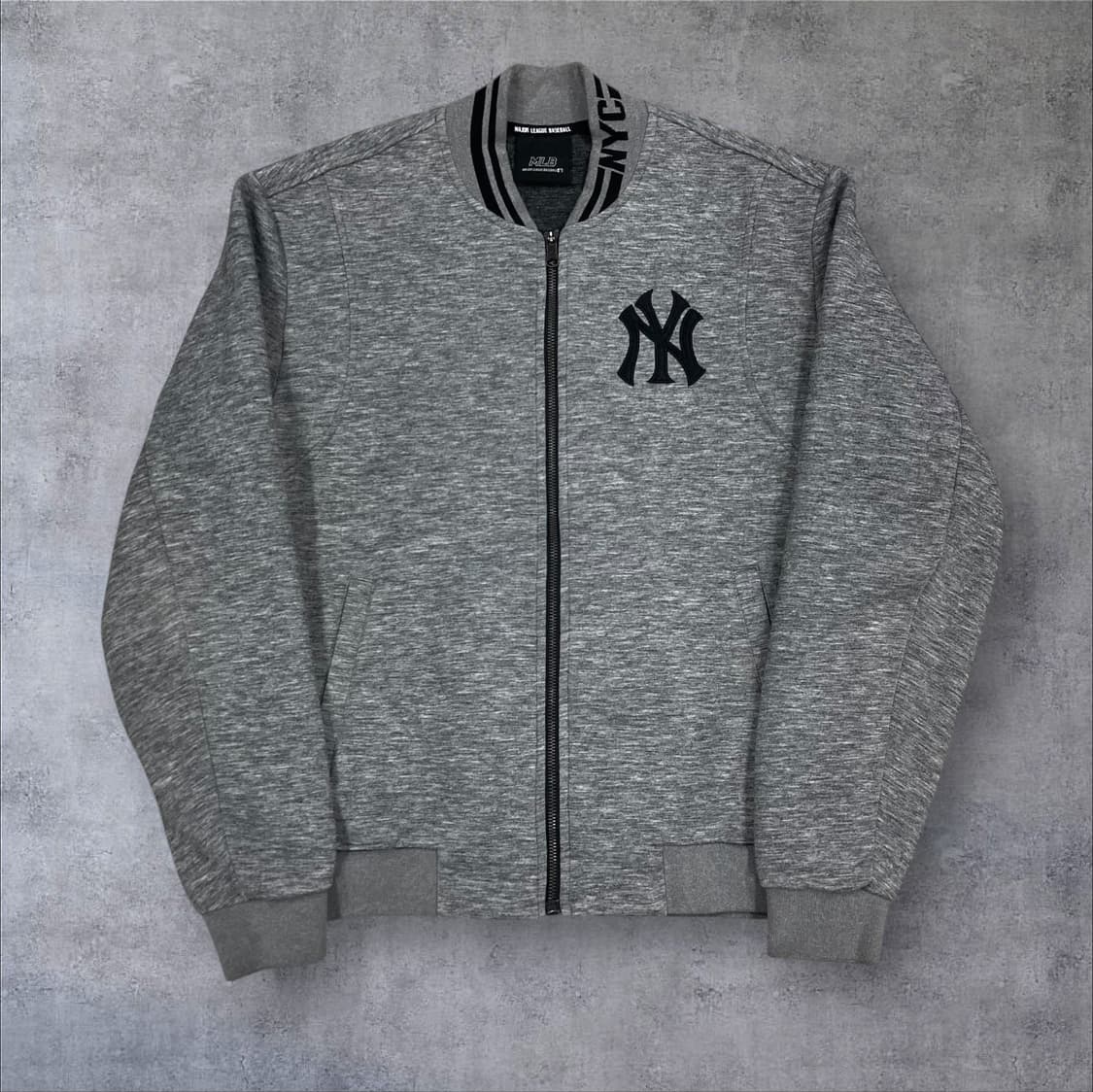 MLB 그레이 컬러 뉴욕 양키스 로고 코튼 집업 상품이미지1