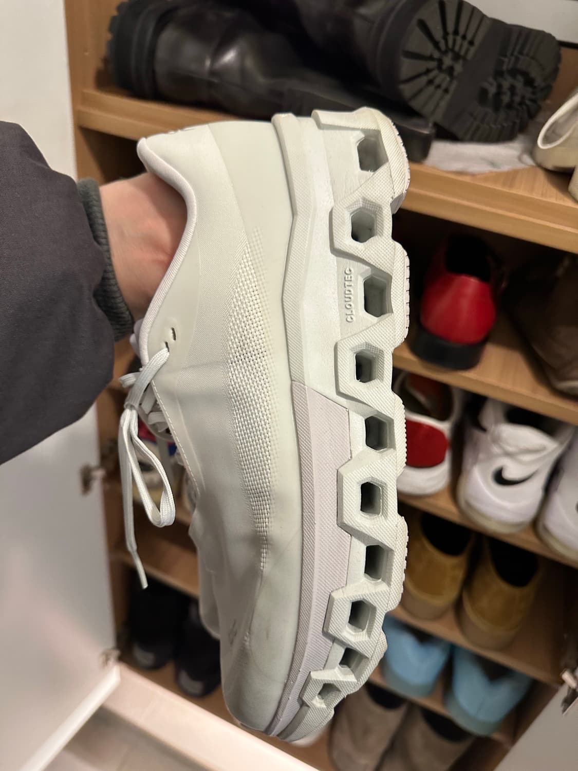 온러닝 포스트아카이브팩션 300 상품이미지3