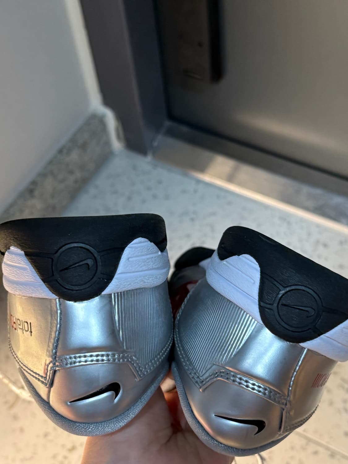 [250] 나이키 토탈 90 3 SP 메탈릭 실버 앤 블랙 상품이미지6