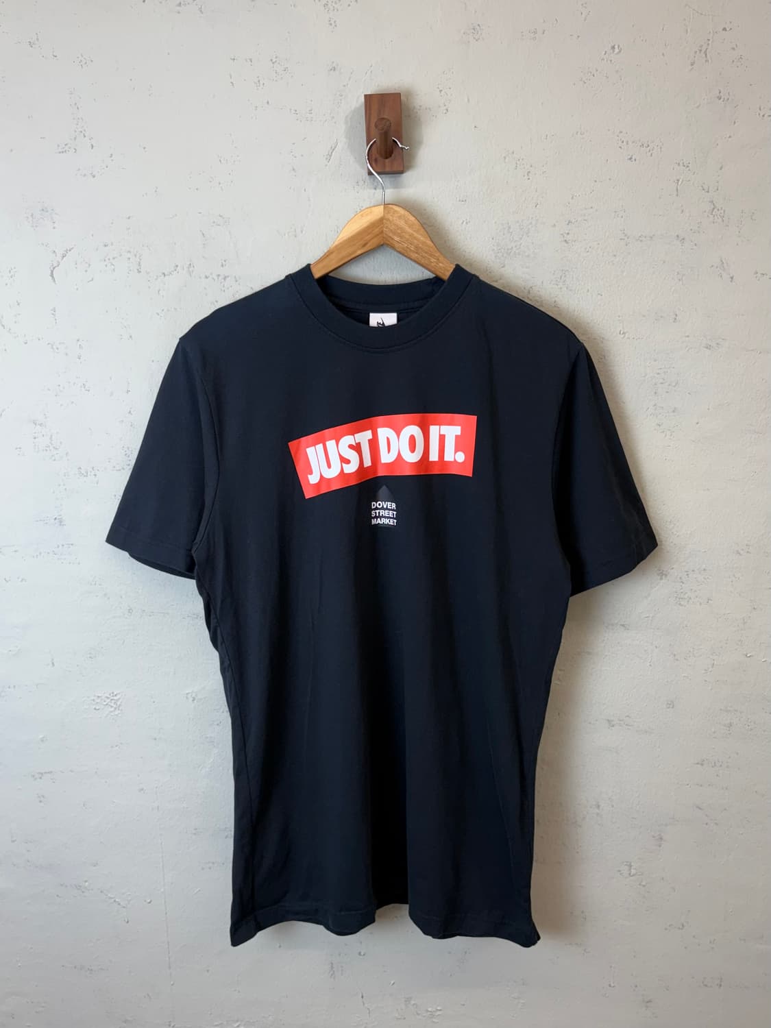 나이키 도버스트릿마켓 블랙 반팔티 상품이미지1