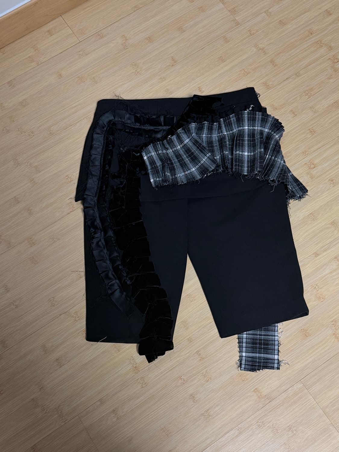 Open yy PLEATS LAYERED BERMUDA SHORTS 상품이미지1