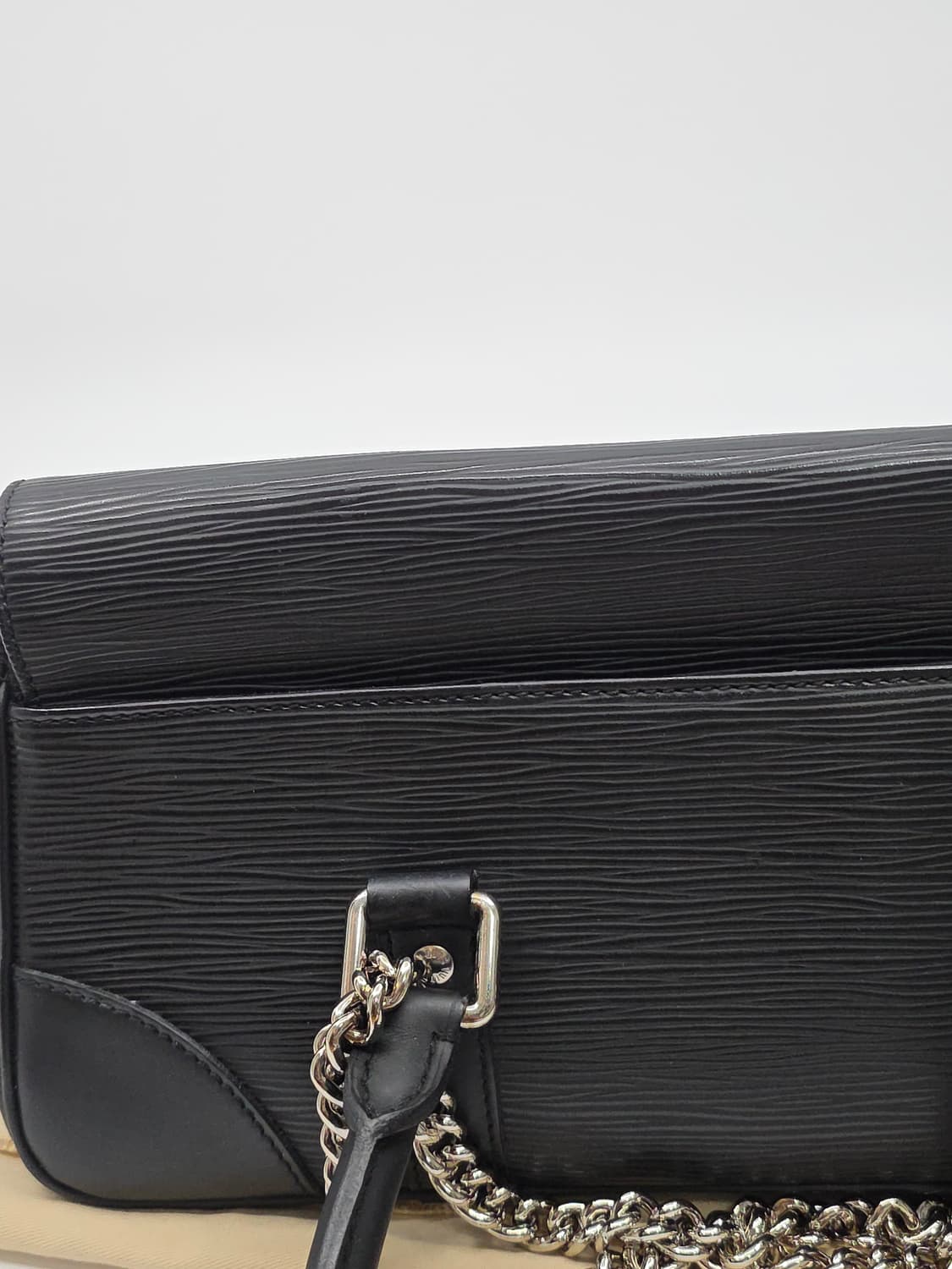 루이비통 에삐 세큐르 pm 토트백 블랙 상품이미지7