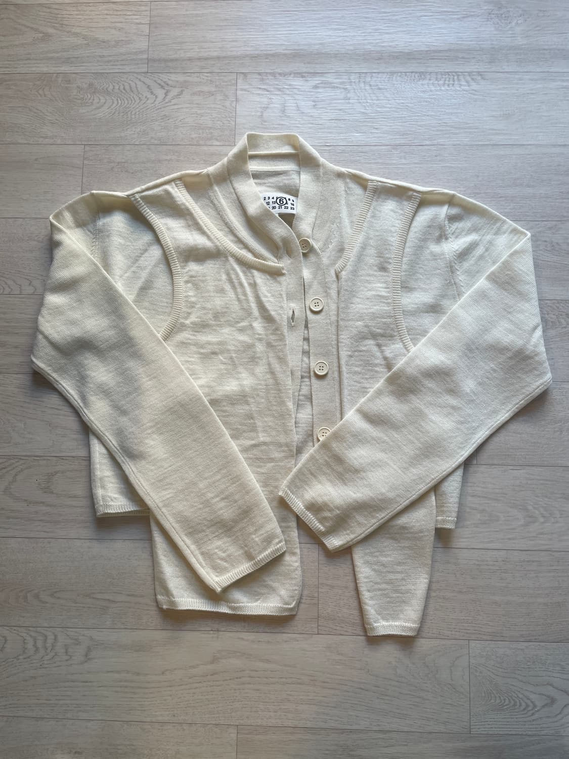 mm6 마르지엘라 아이보리 가디건 xs 상품이미지1