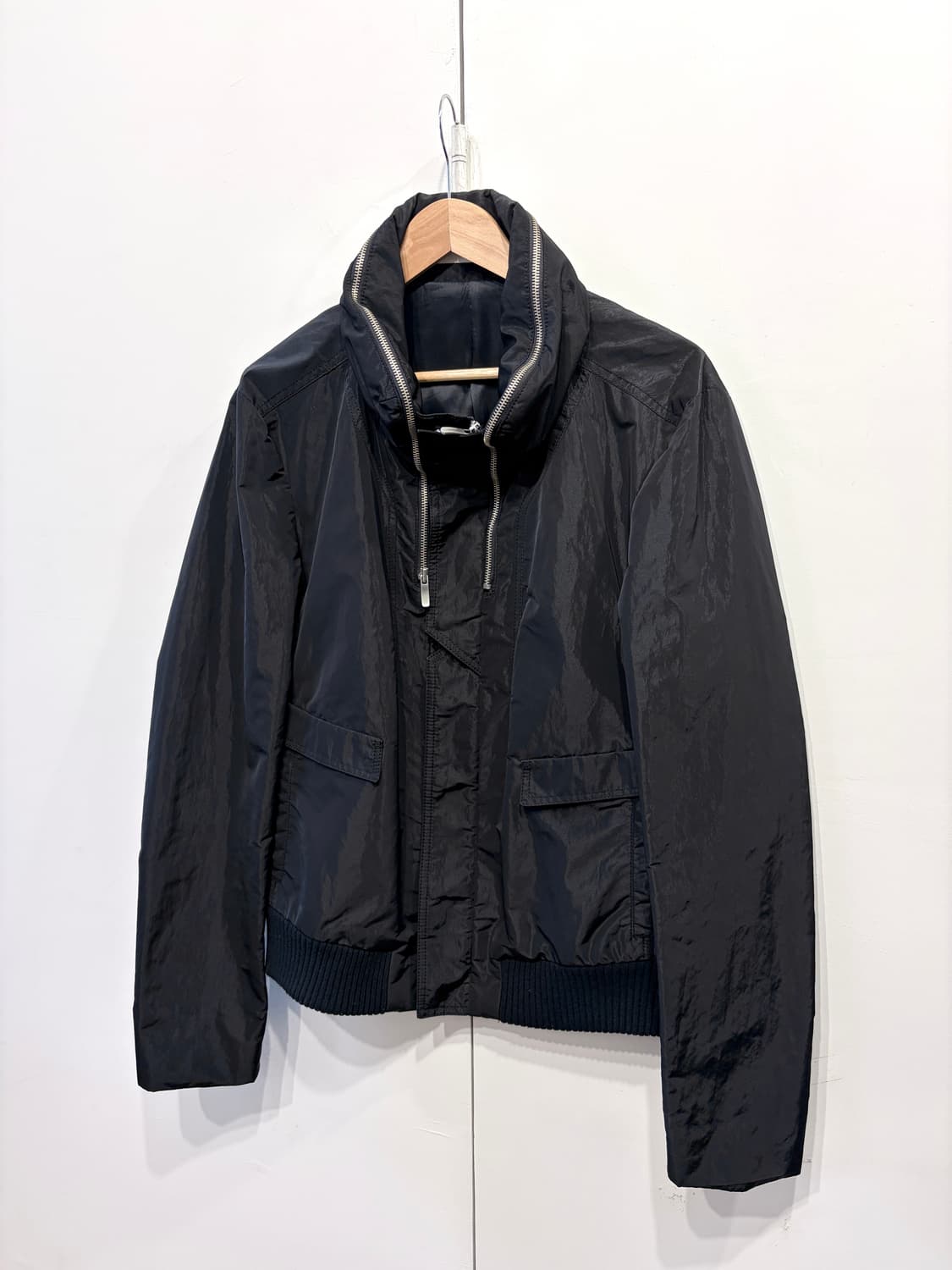 우영미 하이넥 집업 나일론 자켓 상품이미지3