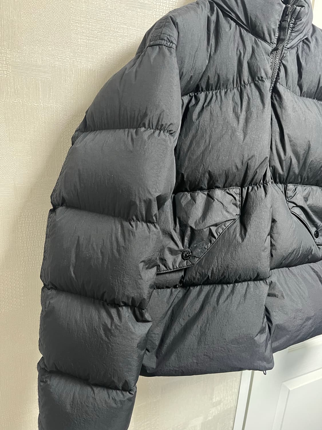 스톤아일랜드 23fw크링클랩스 패딩 블랙 M 상품이미지4