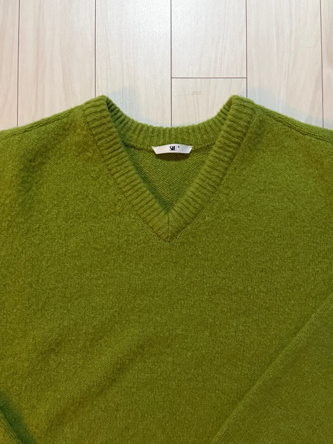 25FW STU 부클 브이넥 니트 인 페어그린 L 상품이미지2