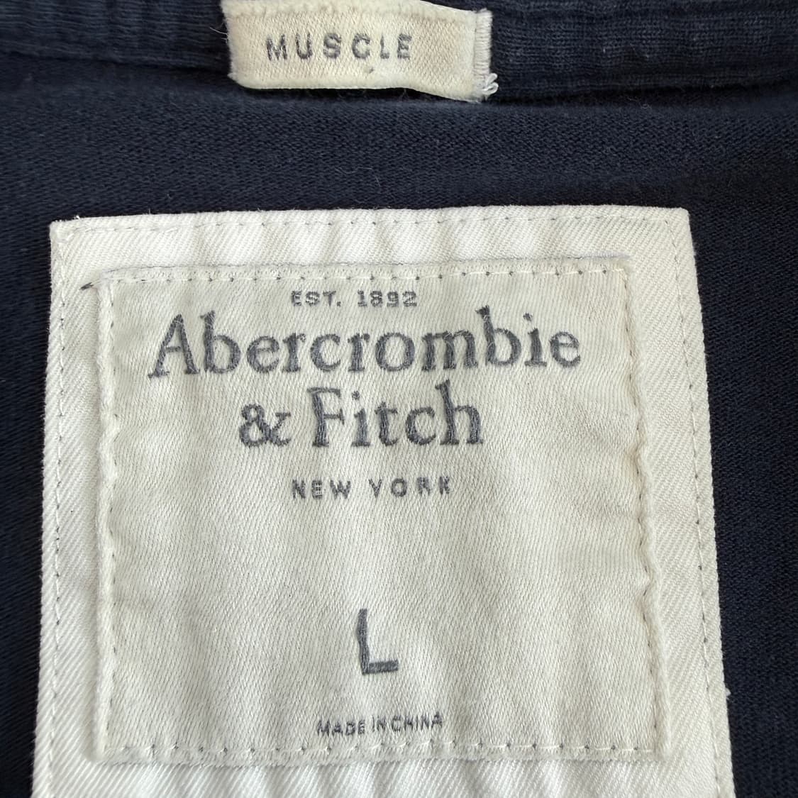 Abercrombie 아베크롬비 &fitch 네이비 헨리넥 슬리브리스  상품이미지6