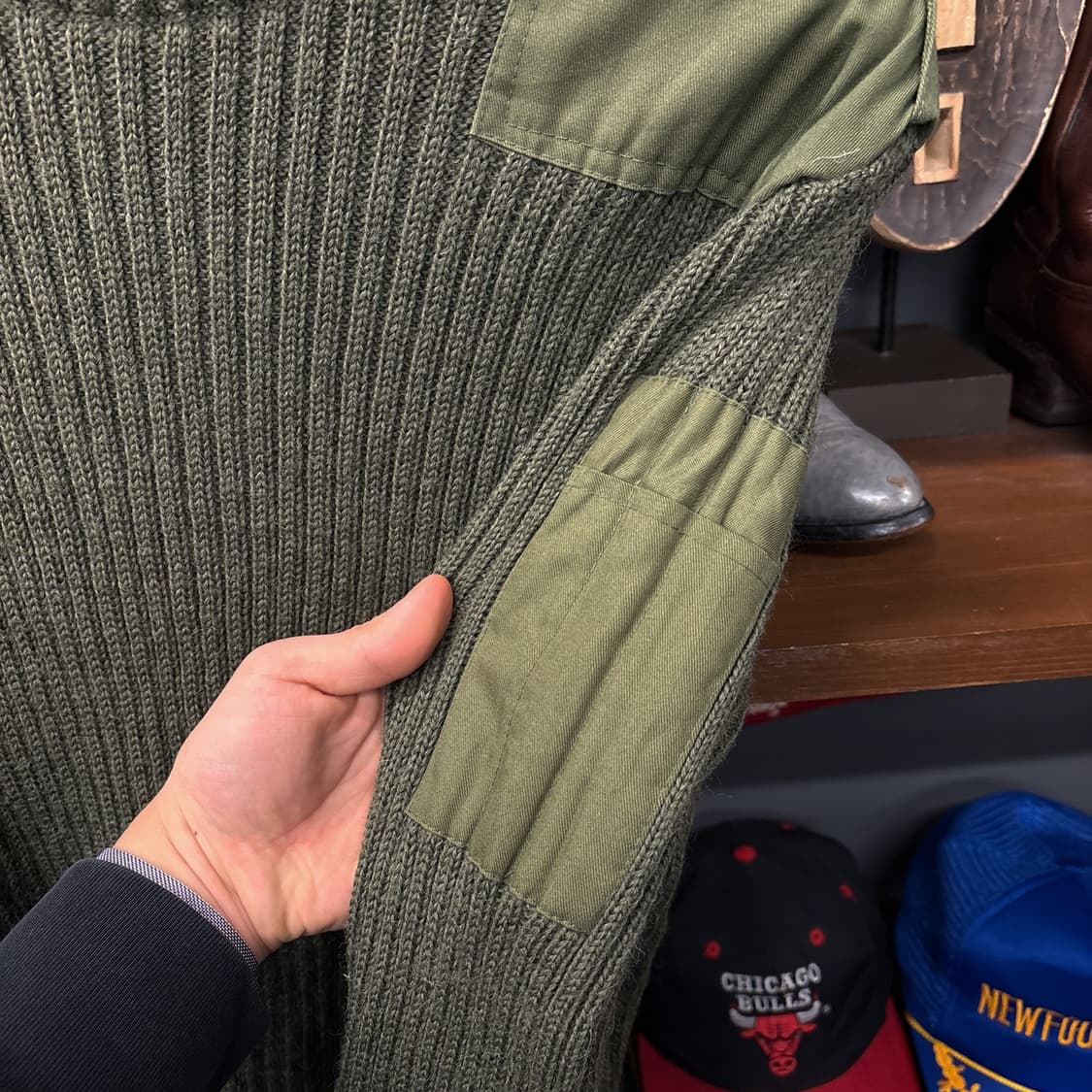 코만도 밀리터리니트 퓨어울 스웨터 암패치 견장 올리브 N315 상품이미지7