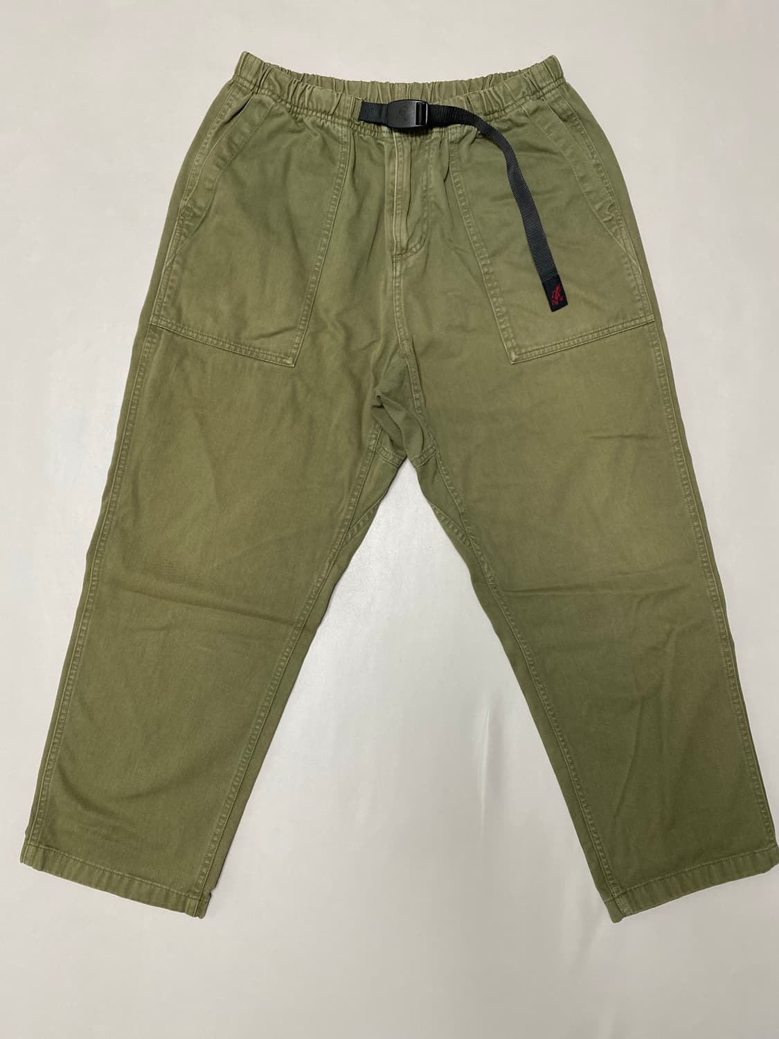 그라미치 루즈핏 테이퍼드 팬츠 올리브 M 상품이미지1