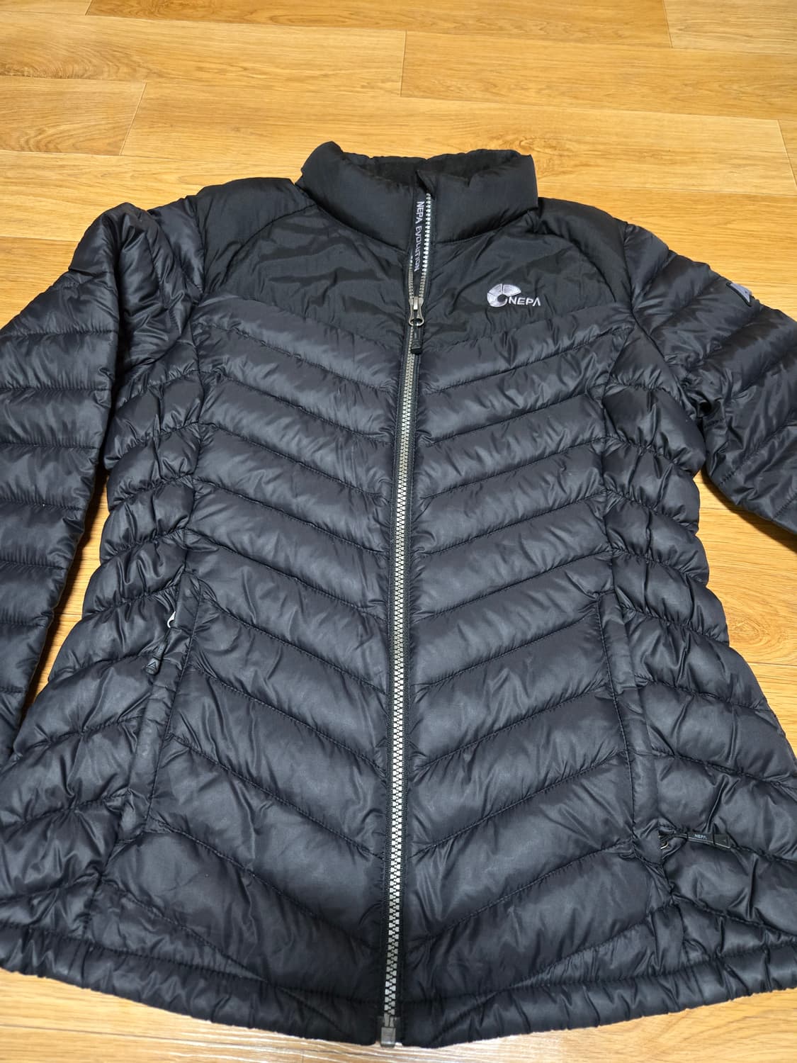 네파 여성 구스다운 경량 패딩 상품이미지2