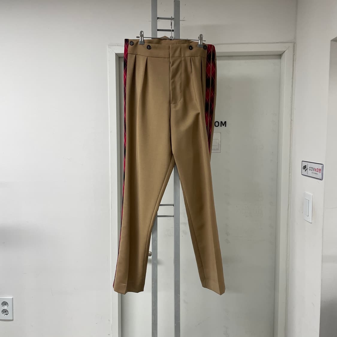 N21 누메로벤투노 슬랙스 42 상품이미지1