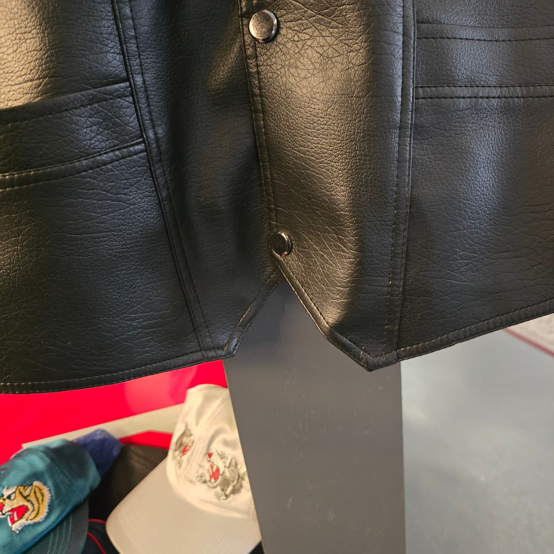 퍼안감 에코레더 블랙 바이커 베스트 상품이미지6