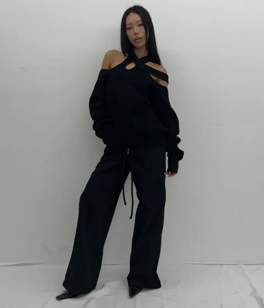 나체 홀터 스트랩 니트 블랙 상품이미지1