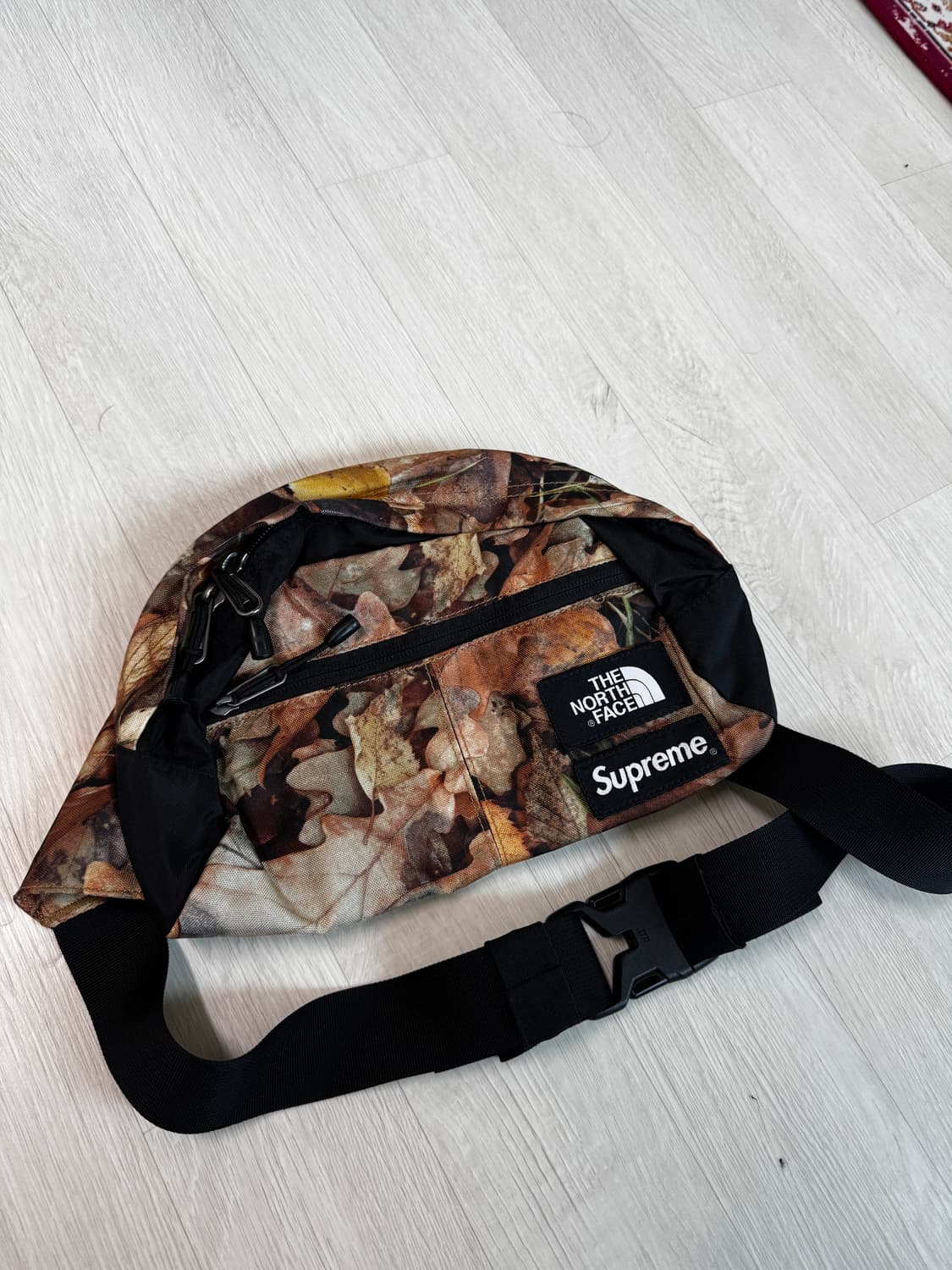 슈프림 노스페이스 낙엽 웨이스트 백 상품이미지1