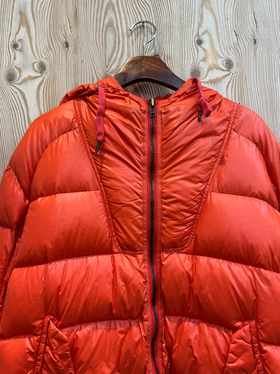 디젤 블랙골드 후드 다운 패딩  상품이미지2