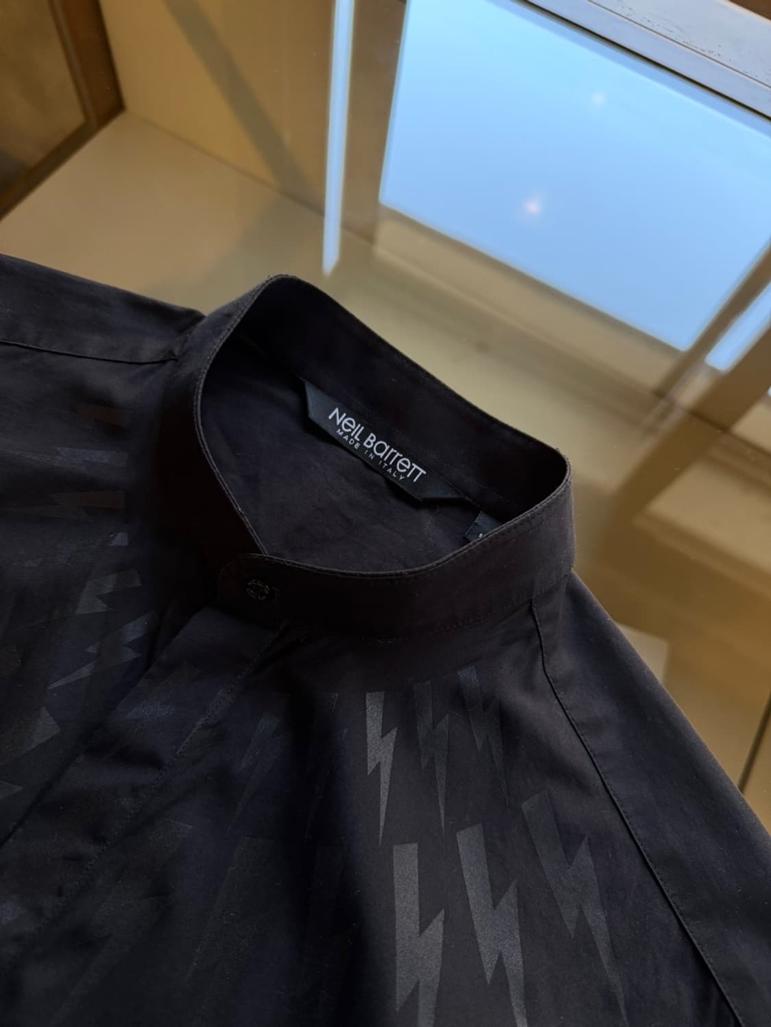 닐바렛 그래픽 카라리스 셔츠 100 상품이미지9