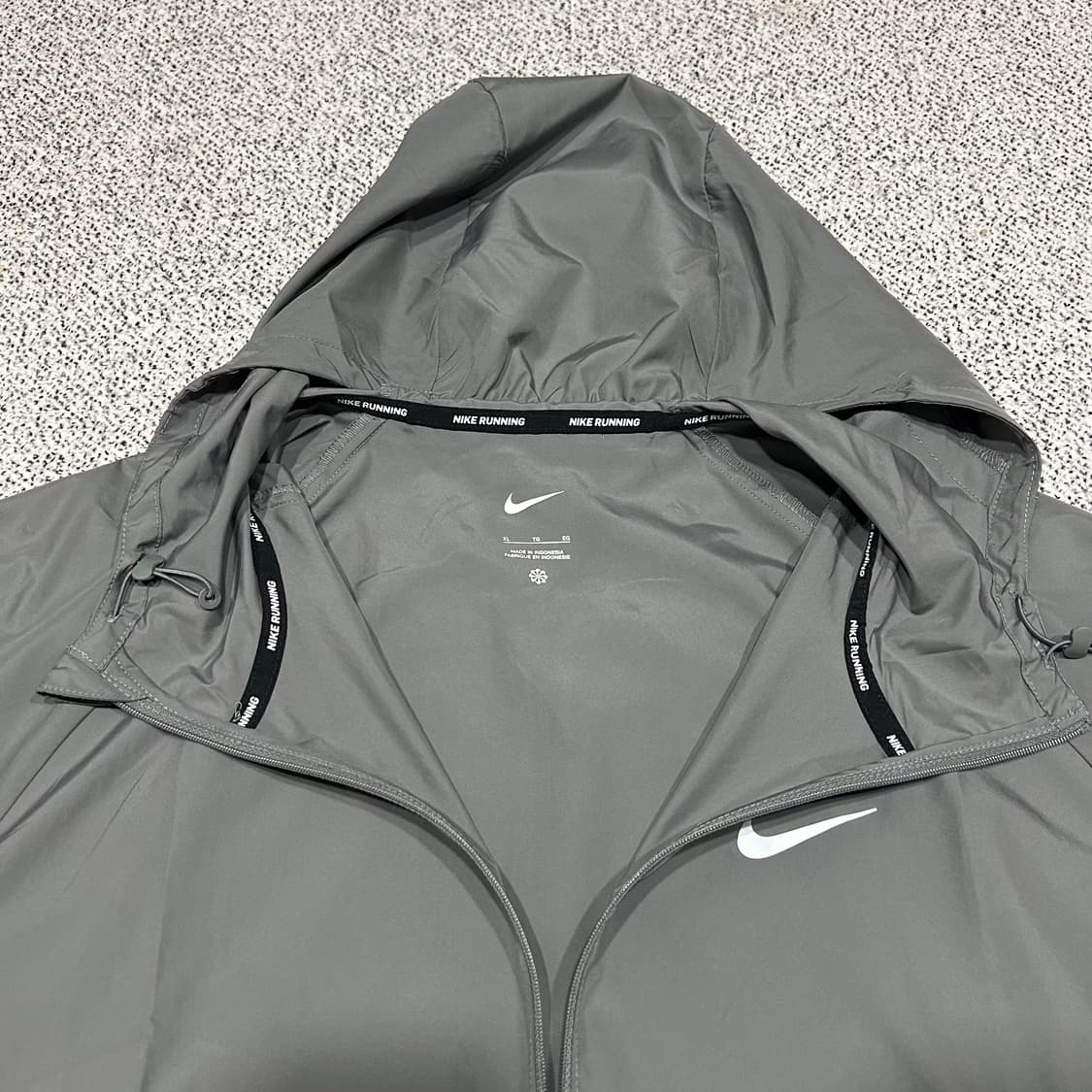 나이키 러닝자켓 상품이미지2