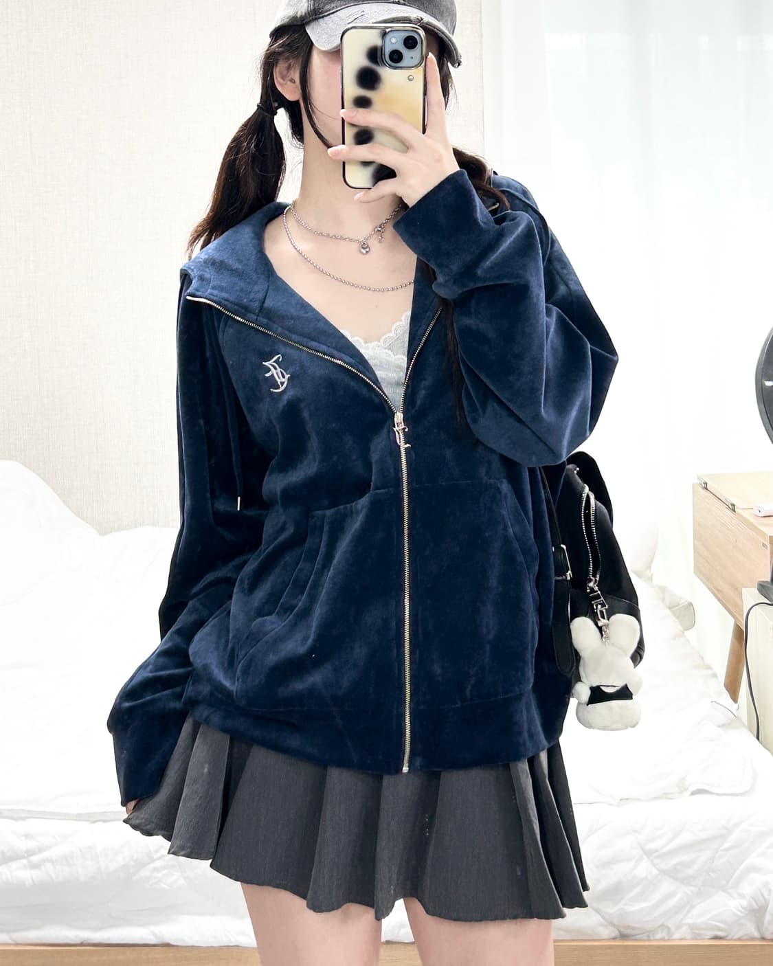 쥬시꾸뛰르 빅로고 네이비 벨벳 후드집업 상품이미지4